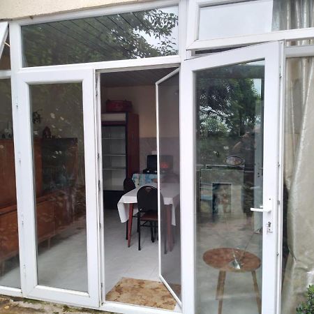 Merabi And Neli Guest House Makhinjauri Exterior photo