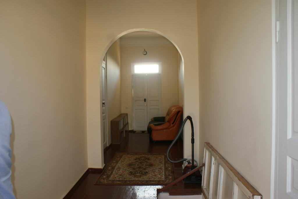 Merabi And Neli Guest House Makhinjauri Room photo