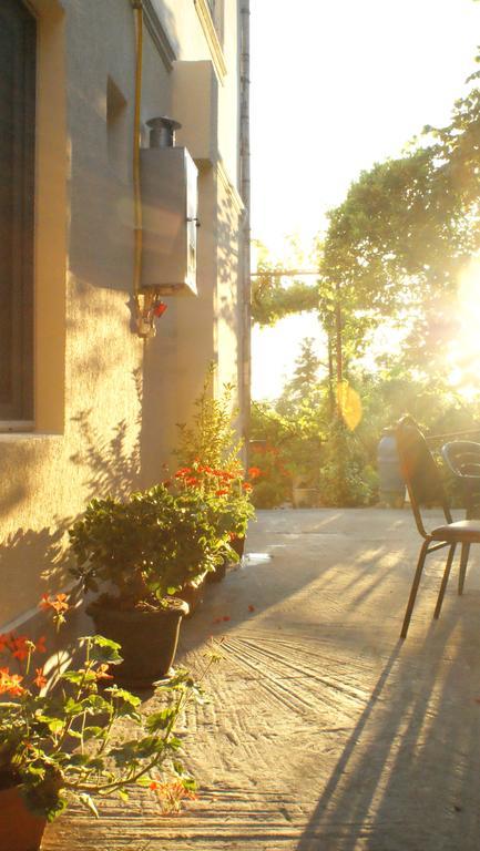 Merabi And Neli Guest House Makhinjauri Exterior photo